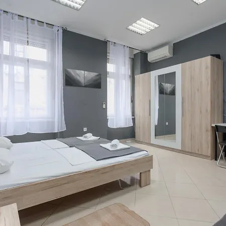 Pyramid Apartment *